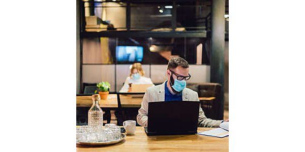 各行业人员需要采取哪些预防措施以免感染新冠病毒？