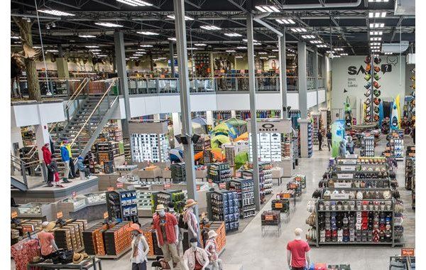 多家连锁零售店在新冠疫情后面临破产危机