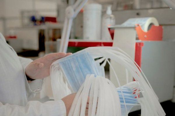 魁北克本地公司响应政府号召转产个人保护装备