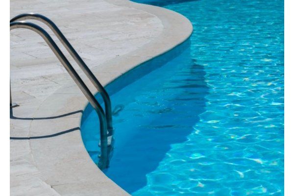 今夏家庭泳池大热  溺水风险增加该怎样应对？