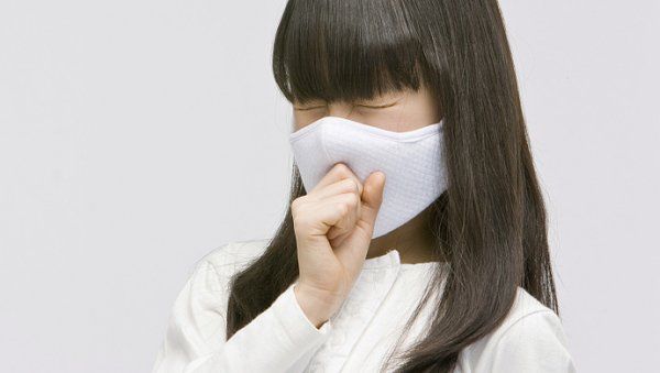 如何区分孩子到底是得了新冠肺炎还是普通感冒