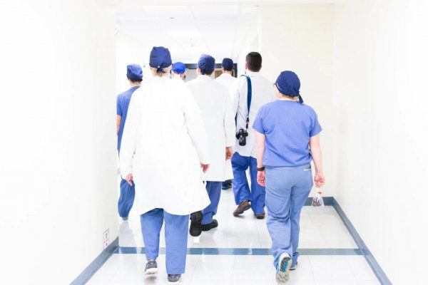 政府培训的老人院新员工拿不到承诺的高报酬