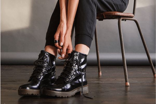 The Bay秋冬靴低至4折 全场免邮