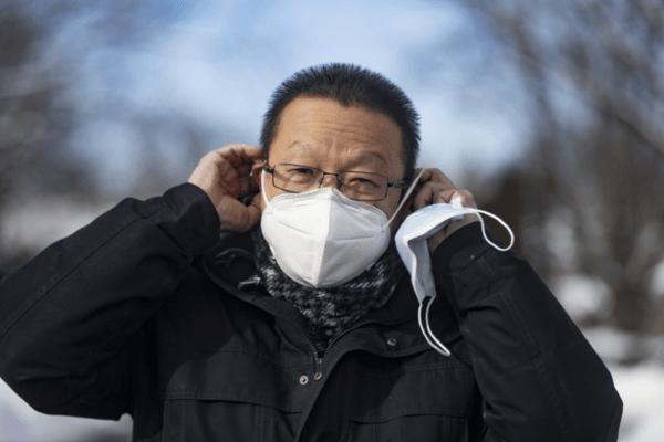 魁省护工自购N95口罩却遭到上司禁止