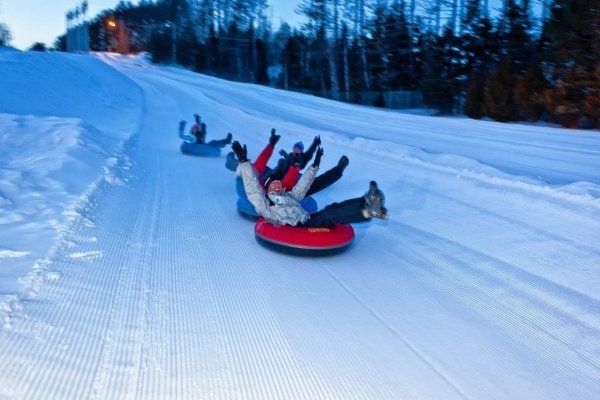 五个带着孩子滑轮胎的好去处