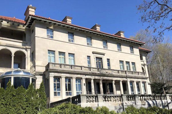 蒙特利尔一豪宅以2990万元挂牌创魁省房地产交易史上售价最高 ... ...