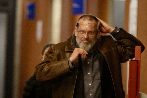 魁省男子反对戴口罩受多项指控被罚1.1万元