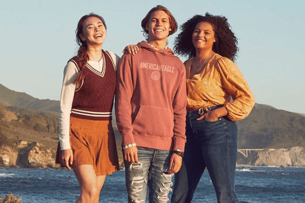 American Eagle买两件打8折 买四件打7折