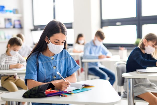 魁省中学生全国统考 数学强、科学差