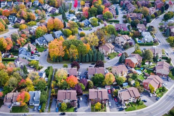 在蒙特利尔需要挣多少钱才能买一栋独立屋？