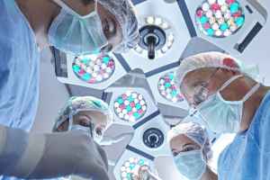 魁省高收入医生1天挣1.2万