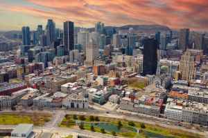 魁省2021年房价几乎是1980年的10倍