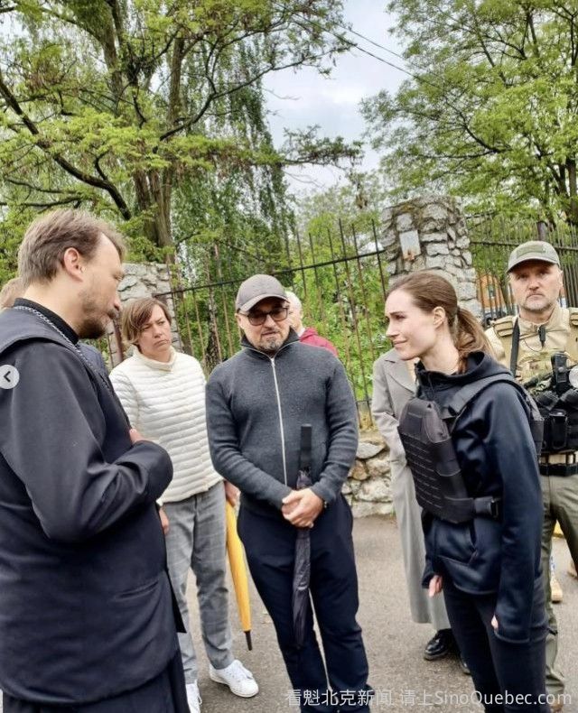 芬兰美女总理太勇敢！穿防弹背心访乌克兰