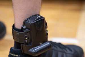 加拿大首批防接近脚环在魁北克启用