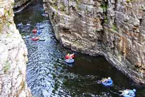 魁北克6个一定要尝试的轮胎漂流好去处