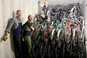 魁省志愿者将538辆旧自行车运往多哥