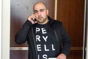 一名租豪宅并拖欠租金的男子被曝光