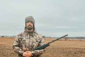 魁省知名冰球明星反对枪支管制引争议