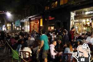 蒙特利尔Saint-Laurent大街沿线酒吧试点周六通宵营业