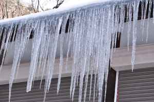 蒙特利尔今年冰柱冰坝现象严重