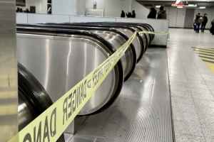 公交局承认：地铁停运暴露出网络老化问题