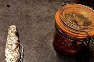 法国游客在蒙特利尔机场因一根干香肠缴纳1300加元罚款