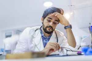 魁省政府宣布在未来四年增加660个医科学生名额