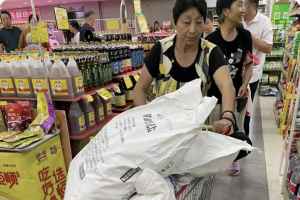 据说盐能防核 中国各地出现抢盐潮（视频）-综合新闻-蒙城华人网-蒙特利尔第一中文网-www.sinoquebec.com