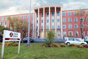 蒙特利尔英语校委会“一边倒”立场惹争议 遭指责