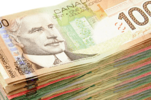 超过一半的加拿大人谎报薪水