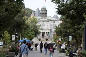魁北克上涨外籍学生学费将如何影响留学生