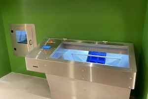 魁省首个可退押金的饮料容器回收中心在南岸开门营业