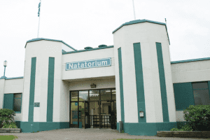 Verdun市民自发动员起来拯救被时间摧毁的古老游泳场