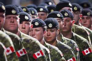 魁北克军人准备捍卫拉脱维亚的安全
