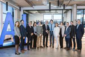 非营利组织去年 支付给某些雇员的薪酬超过30万