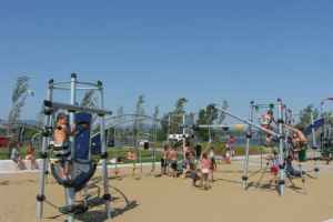 魁省学校操场禁令一大堆