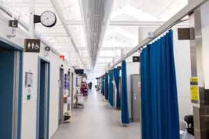 魁省省长母亲接受服务的护士中介机构被政府列入黑名单