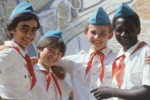 俄罗斯为两名蒙特利尔青少年提供入住克里米亚宣传营的机会 ...