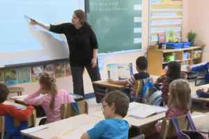 魁省下学年将削减5.7亿教育预算引极大争议