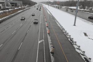 魁省花两亿元修建了一条很少有公交车通行的专用车道