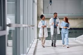 史无前例！加拿大新增医生专属EE通道，14天闪批工签