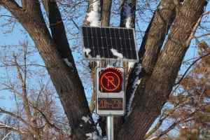 Laval市为加快街道除雪安装智能停车标牌