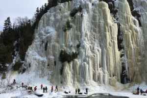 魁北克省独具特色的冬日活动