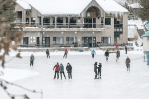 魁北克风景独特的户外溜冰场