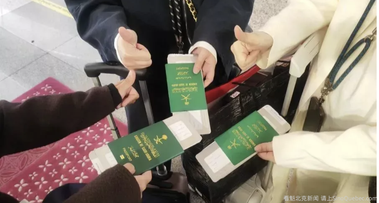 外国人在上海买疯了 7名中东游客托运40多个行李箱