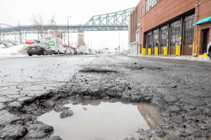 为什么蒙特利尔道路上的坑洞这么多？