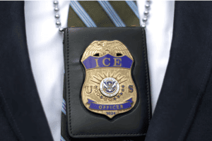 为什么美国ICE在蒙特利尔设有办公室？