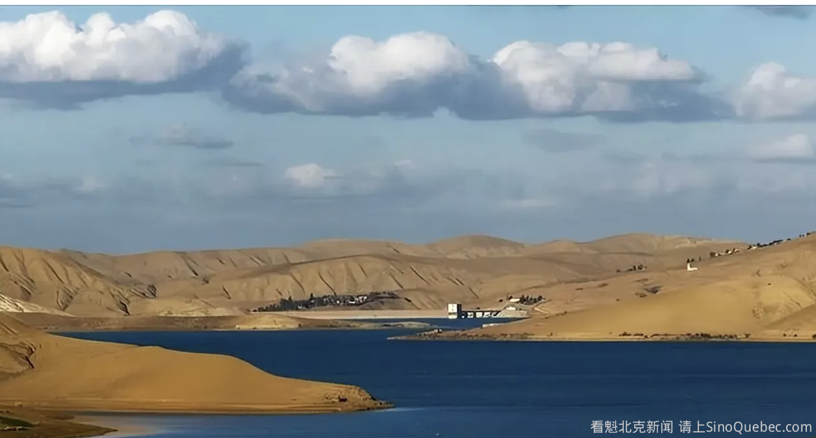 相当于20个三峡大坝 中国在沙漠里干了件大事