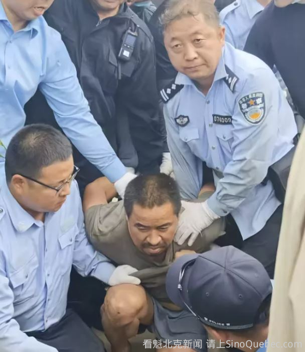 “西平大侠”怒杀村霸 被捕时昂首挺胸 官方大阵仗追捕