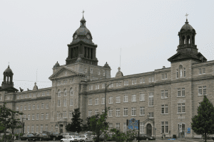 魁北克CEGEP人满为患  校舍破旧不堪  国际学生锐减
